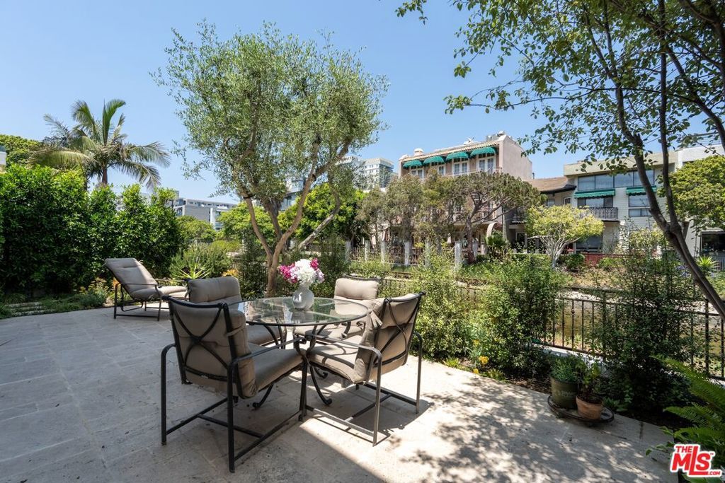 Photo of 3609 Esplanade, Marina Del Rey, CA 90292 (MLS # 26639335)