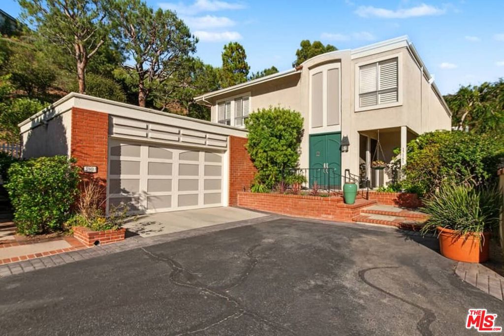 17161 Avenida De Santa Ynez
