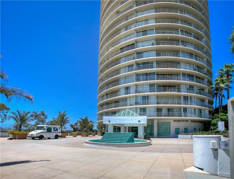Photo of 700 E Ocean Boulevard #2703, Long Beach, CA 90802 (MLS # PW26197524)
