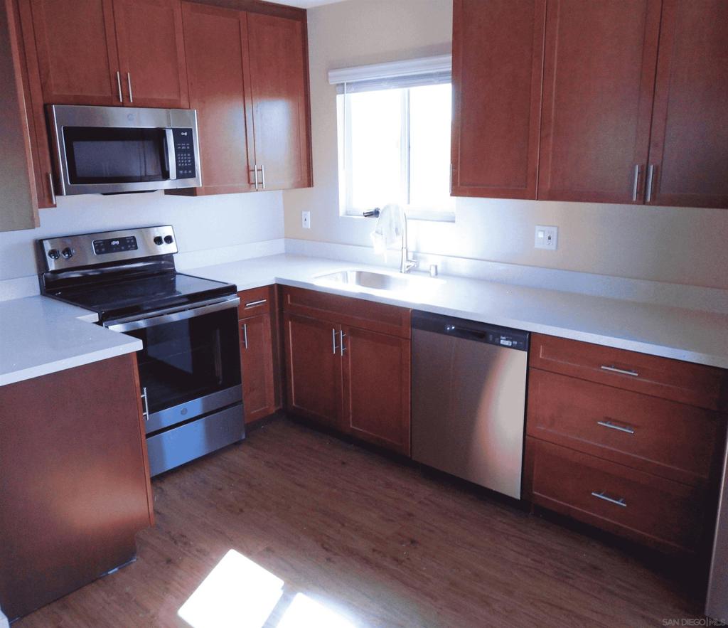 4435 Estrella Avenue