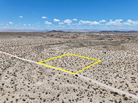 Photo of 107 Sunburst Avenue, Joshua Tree, CA 92252 (MLS # 219134434PS) Photo of 107 Sunburst Avenue, Joshua Tree, CA 92252 (MLS # 219134434PS)