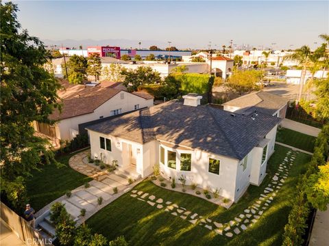 Photo of 3554 S Sycamore Ave, Los Angeles, CA 90016 (MLS # SR26077655)