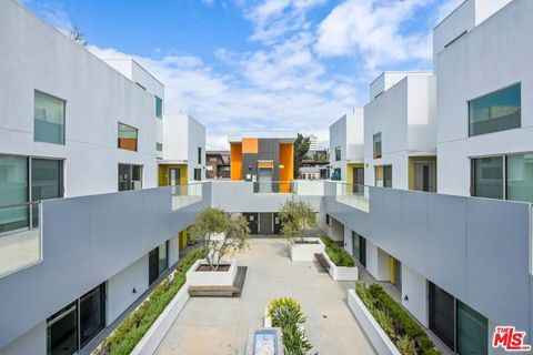 Photo of 1433 14th Street #1a, Santa Monica, CA 90404 (MLS # 25620423)