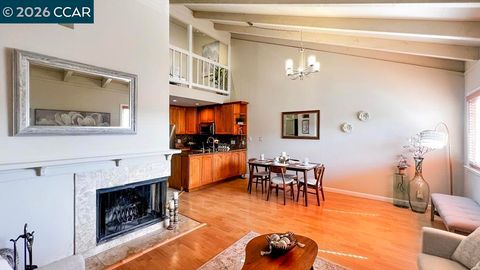 Photo of 22 Holcomb Ct Ct, Walnut Creek, CA 94596 (MLS # 41127129)