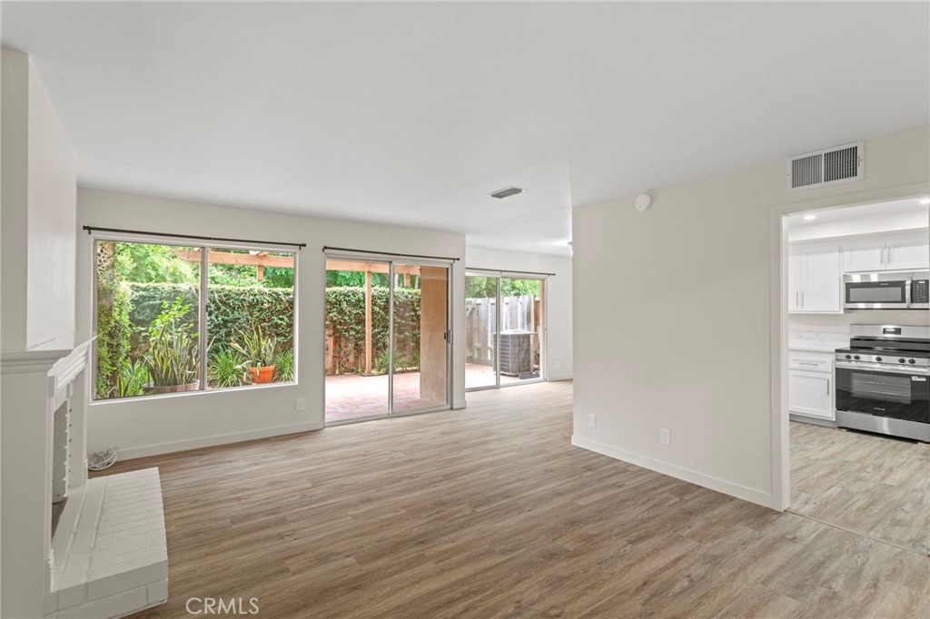 678 W Glenwood Drive