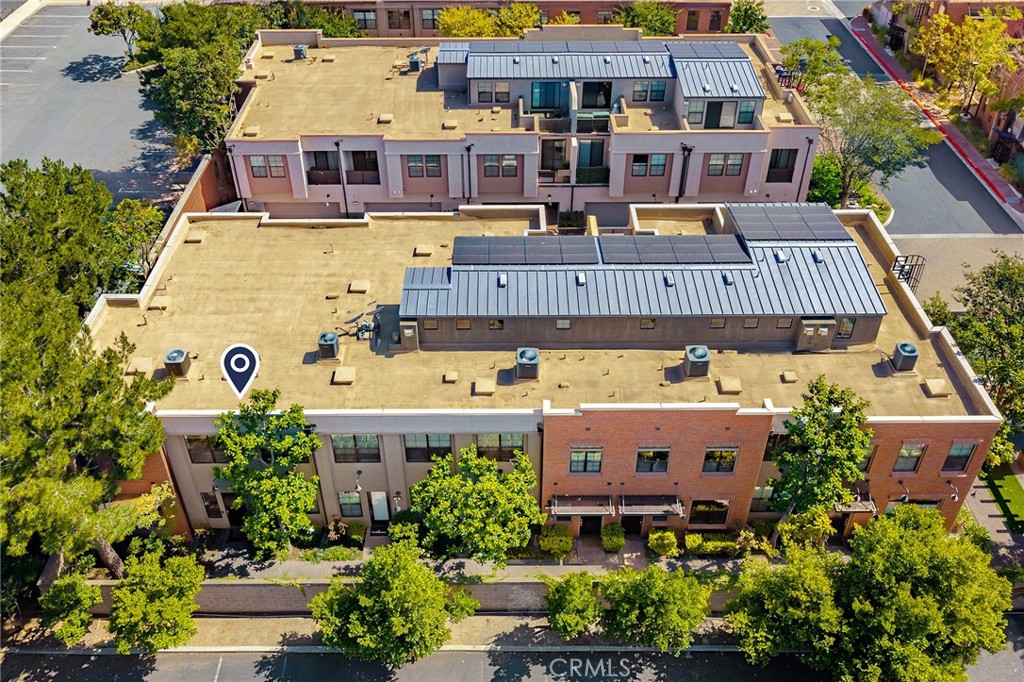 551 W Maple Ave