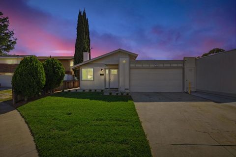 Photo of 232 Loupe Court, Gilroy, CA 95020 (MLS # ML82025497)