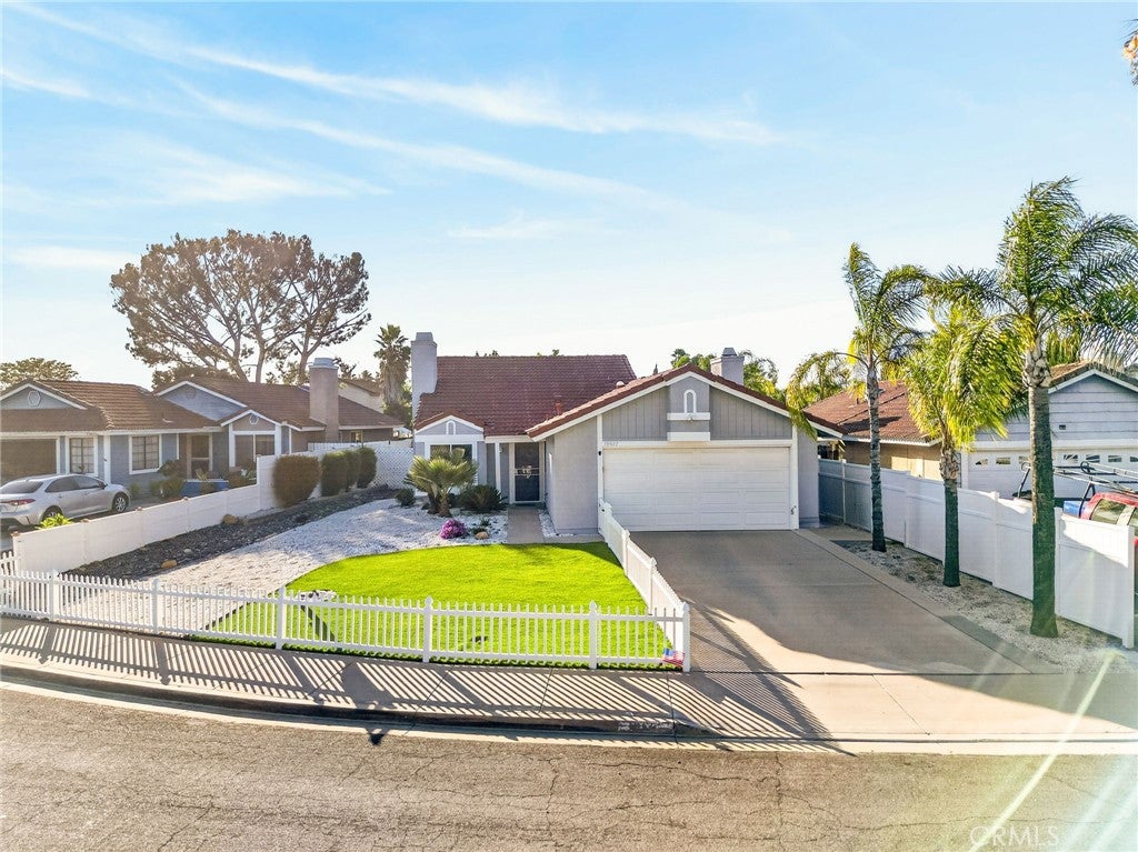 39427 Canyon Rim