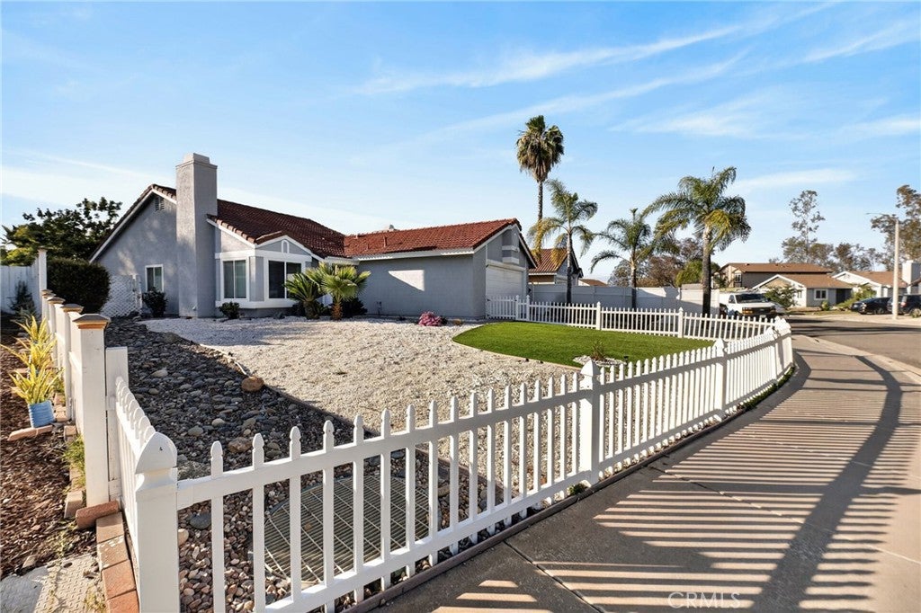 39427 Canyon Rim
