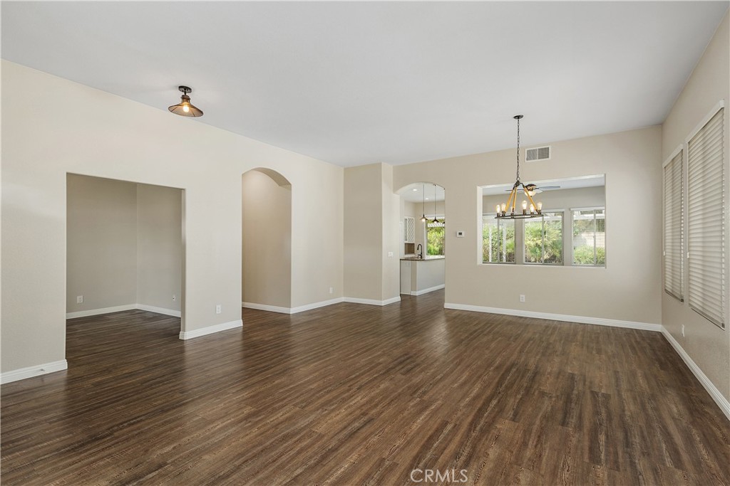 23532 Bending Oaks