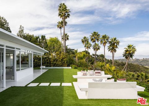 2262 Stradella Road Los Angeles CA 90077