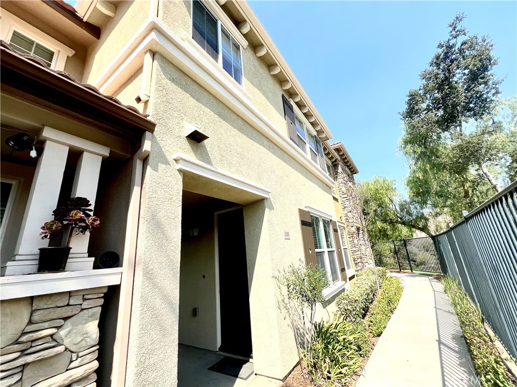 Welcome to this spacious 2-bedroom, 2.5-bathroom condo located in the desirable Canyon Hills community of Lake Elsinore. With 1,565 sq. ft. of living space, this home offers comfort, functionality, and the potential to expand. Step inside to find a bright and open layout featuring a family room, dining area, and a modern kitchen with granite countertops, a breakfast bar, and wood flooring throughout the main living spaces. All bedrooms are conveniently located upstairs, along with a versatile loft that can be converted into a 3rd bedroom while still leaving room for an open office.
The primary suite includes a spacious bathroom with a walk-in shower, soaking tub, and dual sinks. A half bathroom on the main floor adds convenience for guests. Enjoy the attached 2-car garage and a welcoming front entry that faces the street, offering a scenic view of the surrounding hills.
As part of the Canyon Hills community, you’ll have access to fantastic amenities including two large parks, multiple community pools, a gym, and gathering areas—perfect for relaxation or recreation.This condo is ideal for anyone seeking both comfort and lifestyle in a prime location.