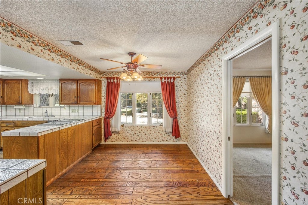 37242 Oak Grove