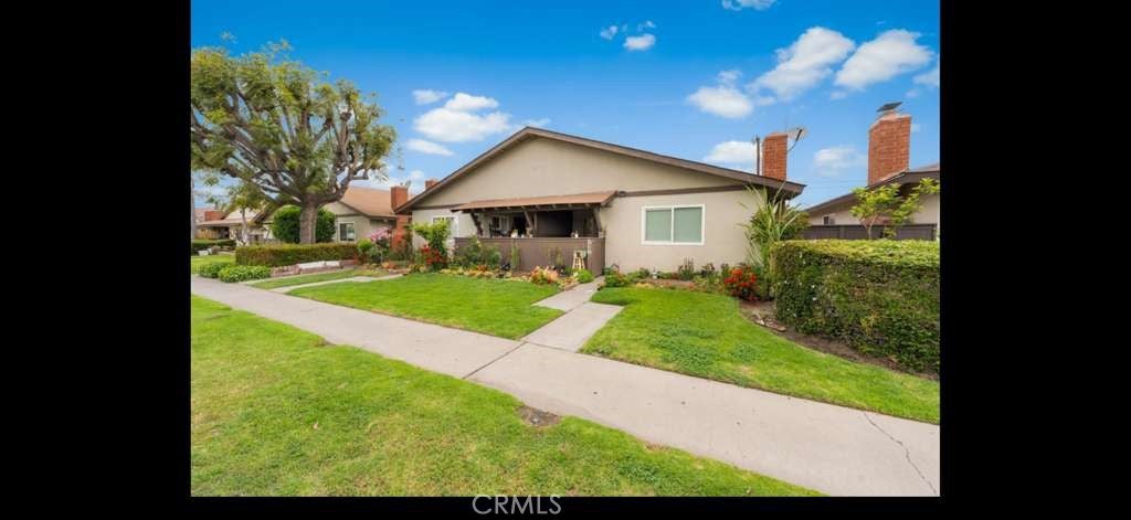 9166 Cerritos Ave Ave