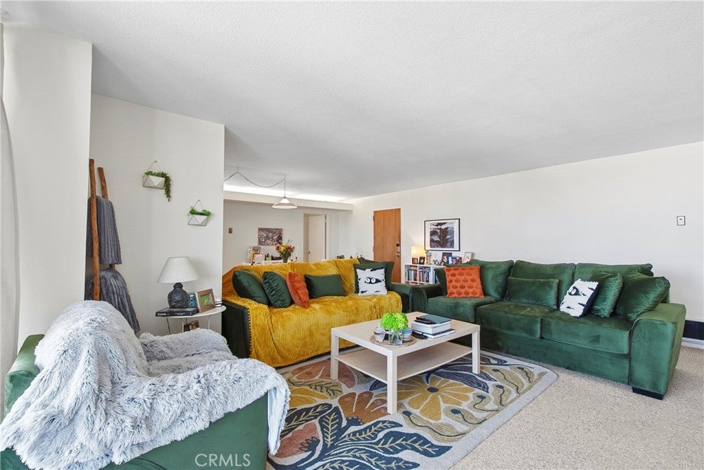 310 Fernando Street 208