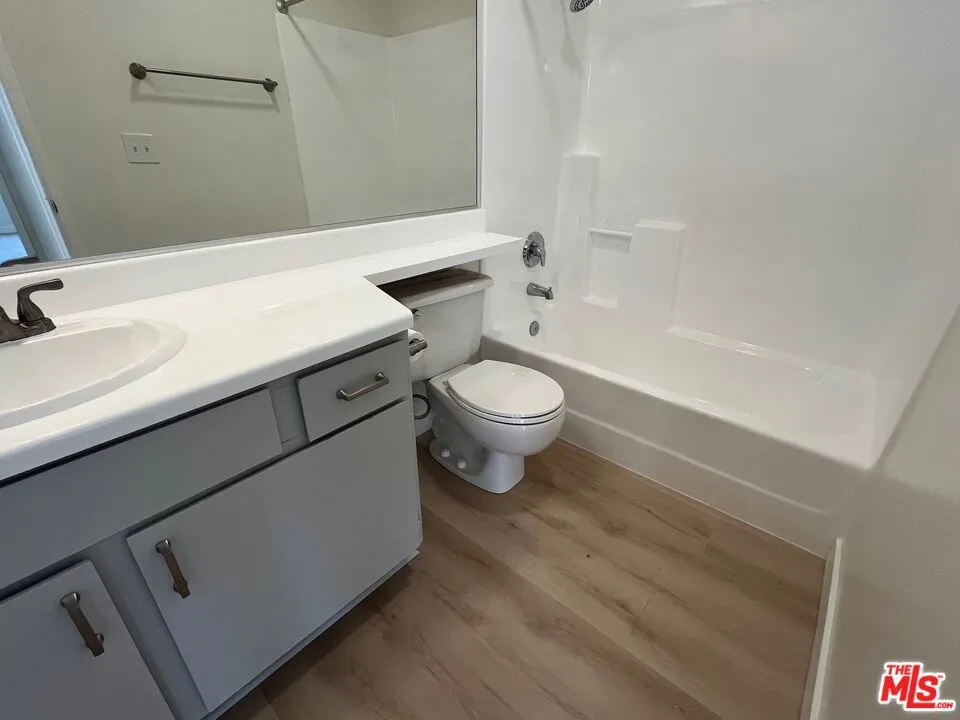 Pacific Palisades, California 90272, United States, 1 Bedroom Bedrooms, ,1 BathroomBathrooms,Residential,Active,214550