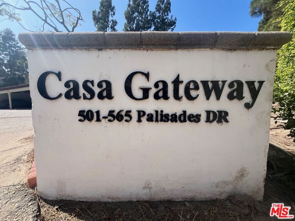 Photo of 501 Palisades Drive #124, Pacific Palisades, CA 90272 (MLS # 25595093)