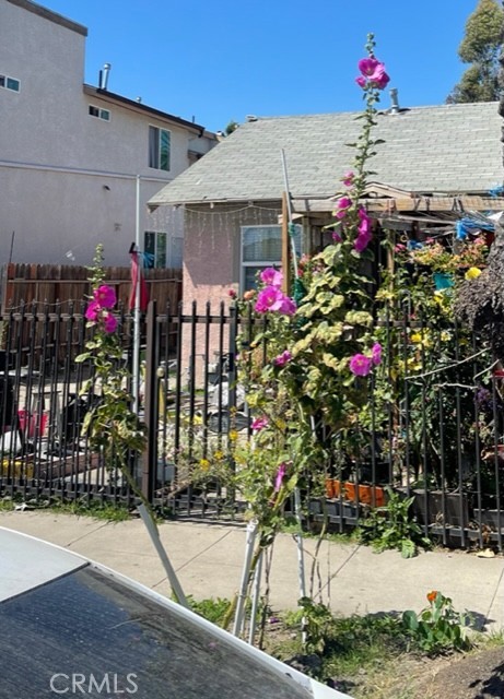 207 E 94th
