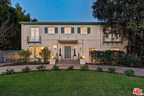 Photo of 502 N Palm Drive, Beverly Hills, CA 90210 (MLS # 26654949)