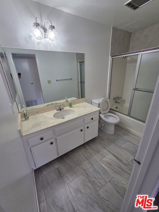 4438 W 167th Street