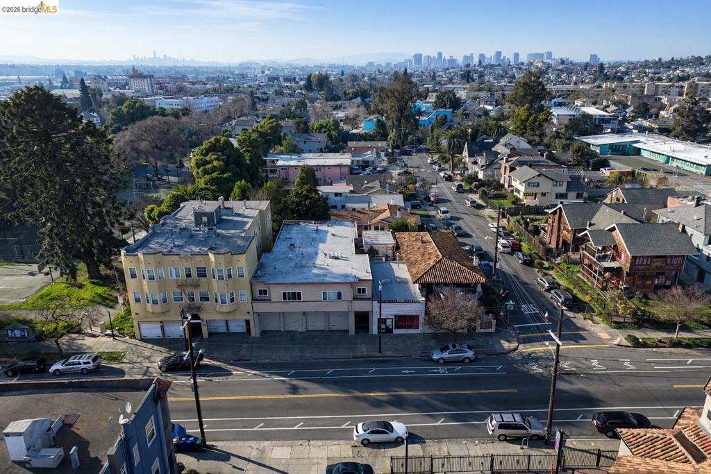 1661 Fruitvale Ave