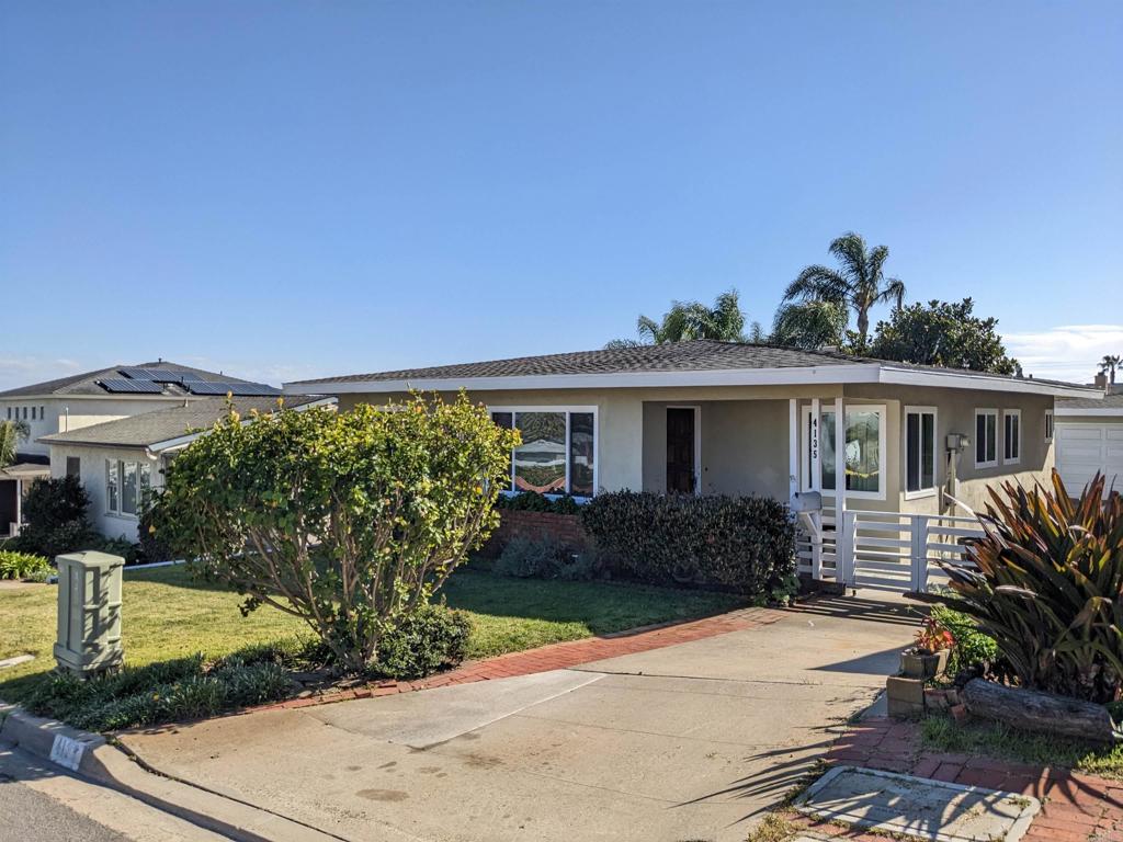 "Charming" 1952 vintage house is located in an awesome neighborhood in Ocean Beach! Partially FURNISHED 3BR/2BA single story house with large backyard. We welcome you to visit this cute mid-century style house! Antique kitchen, bathrooms, & all hardwood floor unit with a lot of natural lights! One queen size bed @ guest room, two single size beds @ master bedroom, & one unfurnished guest room for your personal items. All utilities paid by tenants. SHORT TERM LEASE ONLY!