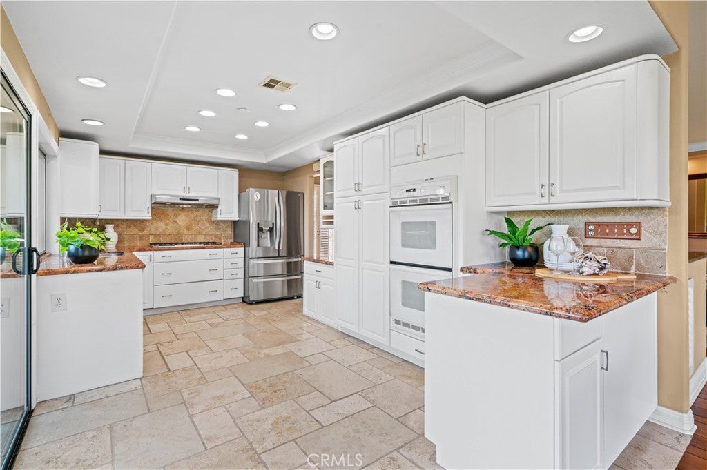3 Lago Norte 2, Irvine CA 92612 - Photo 11