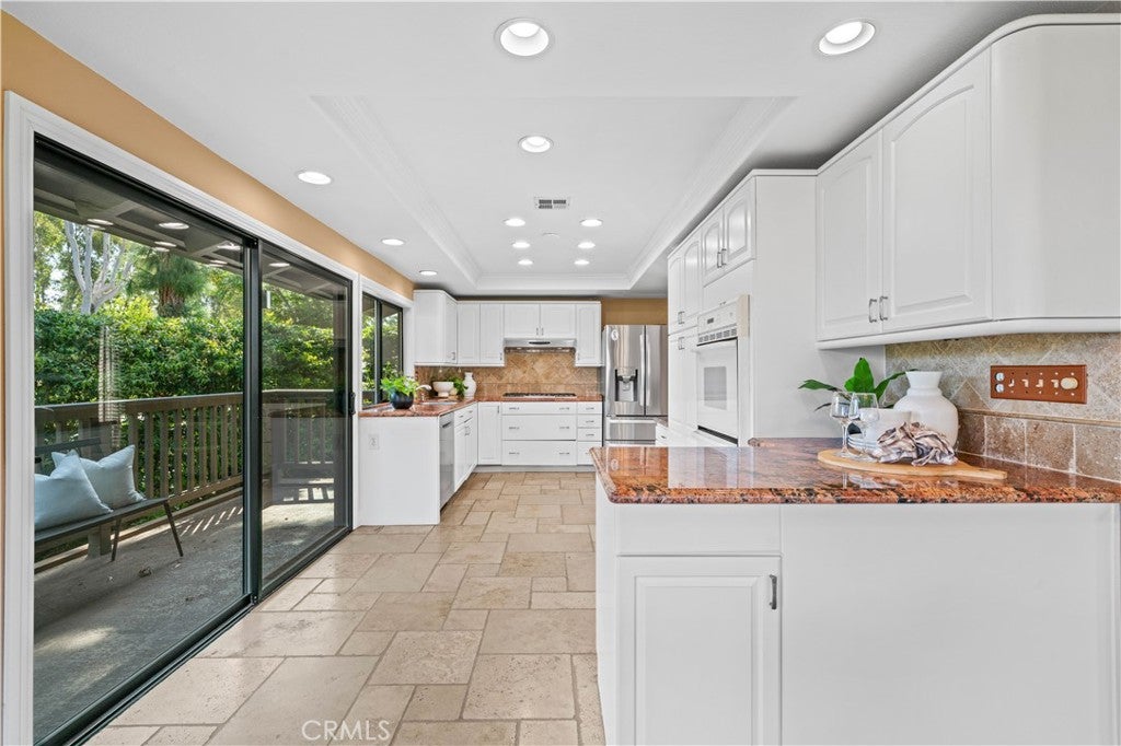 3 Lago Norte 2, Irvine CA 92612 - Photo 12