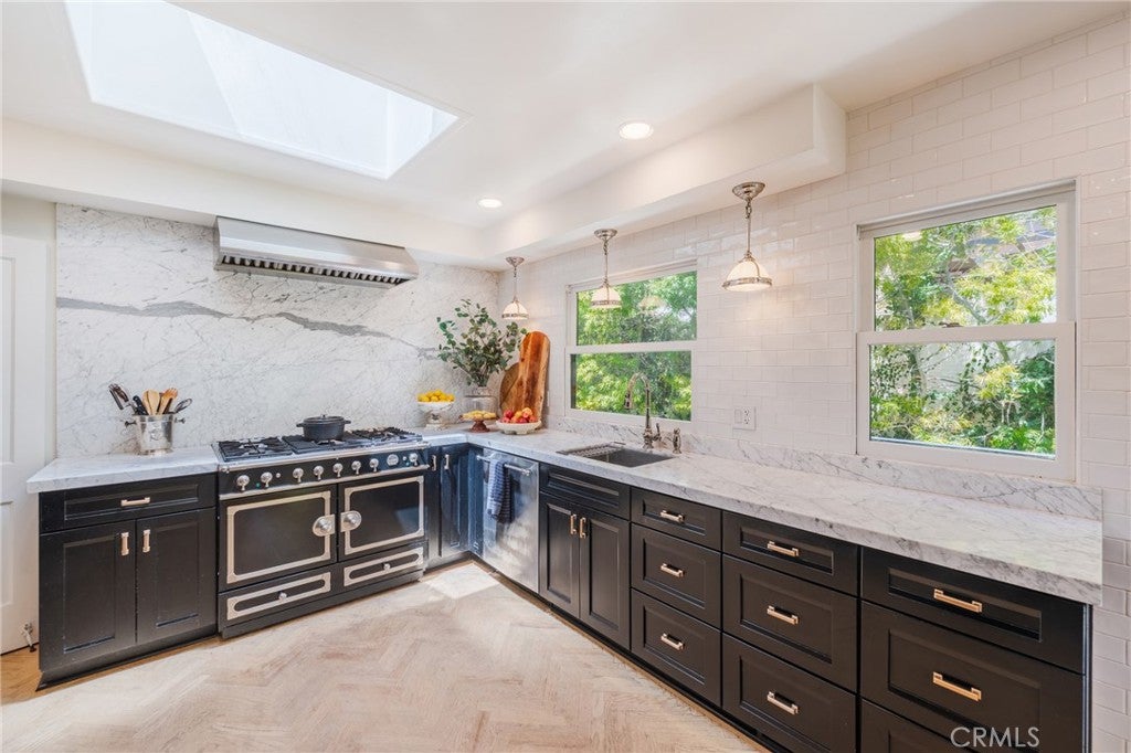 3224 Palos Verdes N