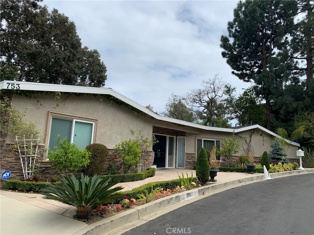 Gorgeous Brentwood Hills Contemporary style single story. North of sunset in Cul-De-Sac location. Amazing Jetliner City views. 3 bedroom, 3 bath.
Completely Renovated & Remodeled in 2014. Large private Backyard Ideal for entertaining large group of guests with water features and fire pit. Inside the home has a true open floor plan. Luxury modern kitchen with Stainless steel appliances, Quartz counters and center Island that opens to Family room with fire place and continues to Great room and Dinning area. 3 large sliding Doors open to the Backyard. Primary Bedroom has large walk-in closet and Luxury Bathroom. This lovely home also includes a Yamaha Sound system with built-in speakers through out and Baby Grand Piano. Absolutely Turn-Key.