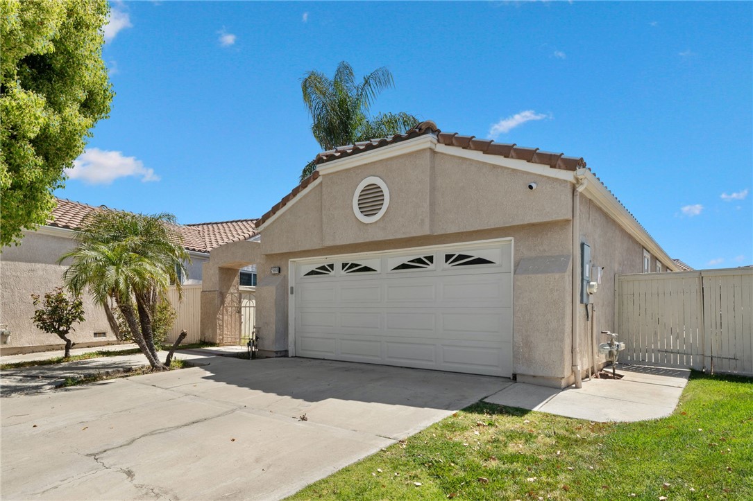 Welcome to this charming Single Story 3-bedroom, 2-bath cul-de-sac home, nestled in the Andalusia development of the Menifee Lakes. The home features paid SOLAR panels, vaulted ceilings in the living room and a dual fireplace, perfect for relaxing evenings. The spacious kitchen with a breakfast nook is ideal for family gatherings and home cooked meals. Master bedroom has a slider to the backyard patio area, ideal for those seeking a low-maintenance outdoor space. The community amenities include a pool, park, walking path and golf course, ensuring a comfortable lifestyle. Centrally located to schools, shopping, restaurants and just blocks from the 215 freeway.