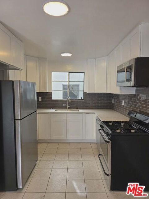 Photo of 4233 Avocado Street, Los Angeles, CA 90027 (MLS # 26832775)