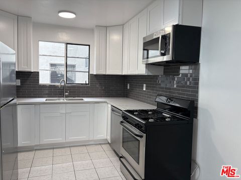 Photo of 4233 Avocado Street, Los Angeles, CA 90027 (MLS # 26832775)
