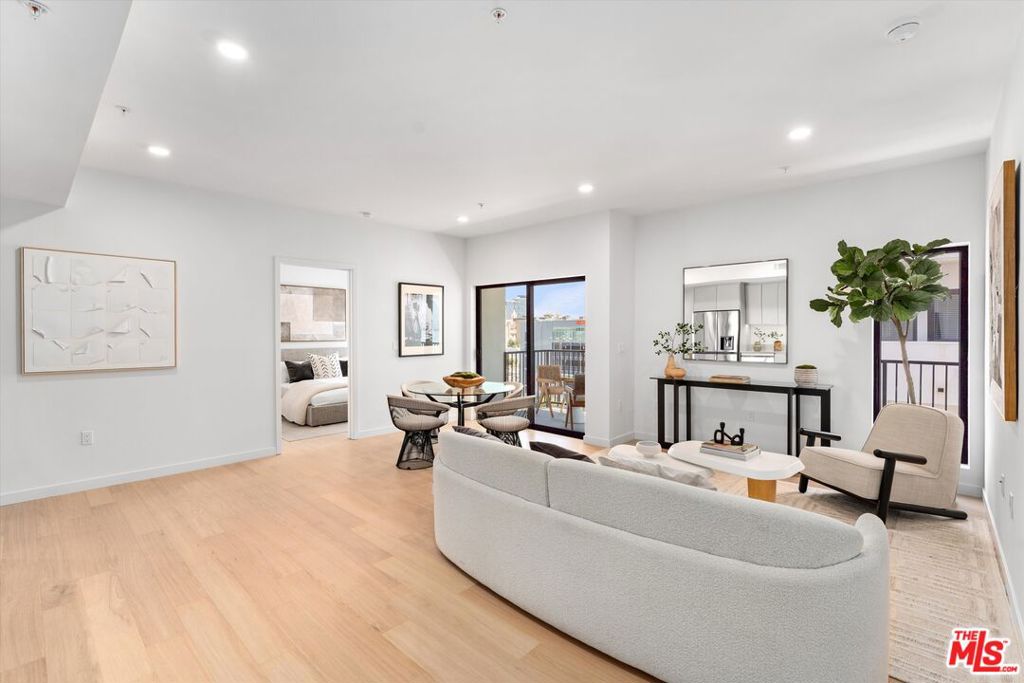 904 S New Hampshire Avenue 205