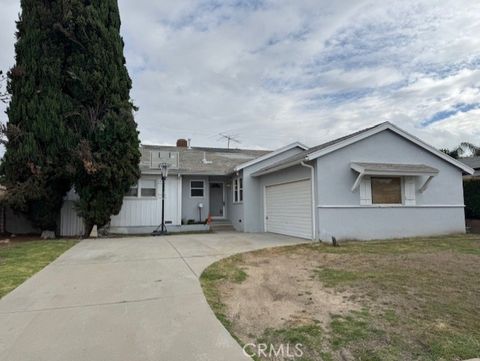 Photo of 20701 Schoolcraft St, Winnetka, CA 91306 (MLS # SR26085899)