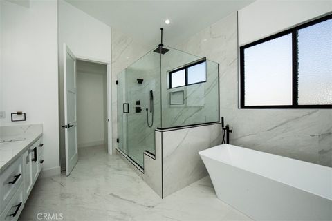 Tiny photo for 810 El Redondo Avenue, Redondo Beach, CA 90277 (MLS # SB25220734)