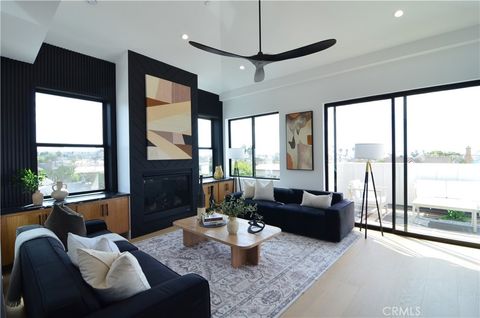 Tiny photo for 810 El Redondo Avenue, Redondo Beach, CA 90277 (MLS # SB25220734)