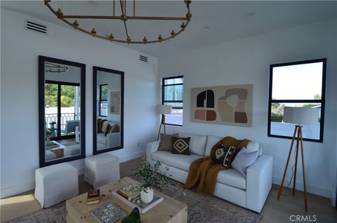 Tiny photo for 810 El Redondo Avenue, Redondo Beach, CA 90277 (MLS # SB25220734)