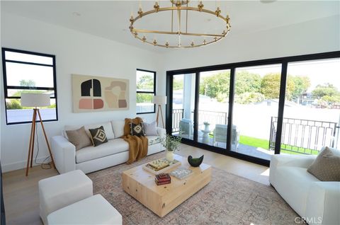 Tiny photo for 810 El Redondo Avenue, Redondo Beach, CA 90277 (MLS # SB25220734)