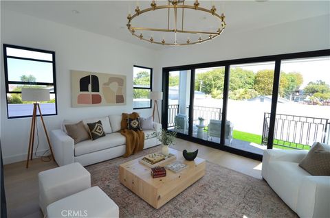 Tiny photo for 810 El Redondo Avenue, Redondo Beach, CA 90277 (MLS # SB25220734)