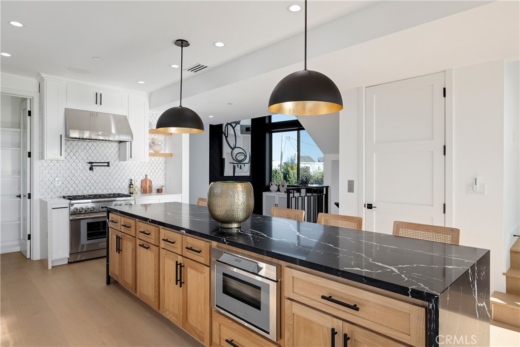 810 El Redondo Avenue