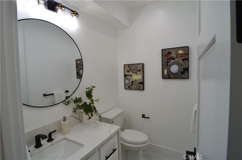 Tiny photo for 810 El Redondo Avenue, Redondo Beach, CA 90277 (MLS # SB25220734)