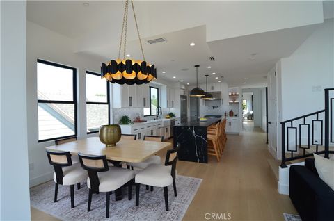 Tiny photo for 810 El Redondo Avenue, Redondo Beach, CA 90277 (MLS # SB25220734)