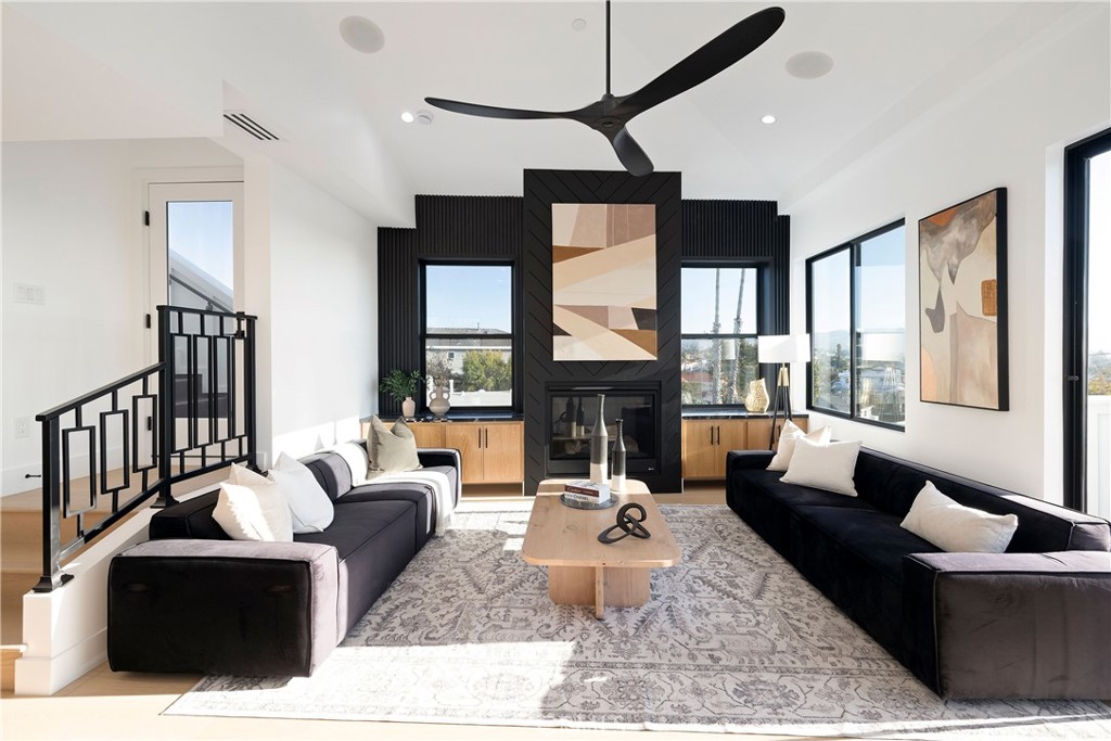 810 El Redondo Avenue