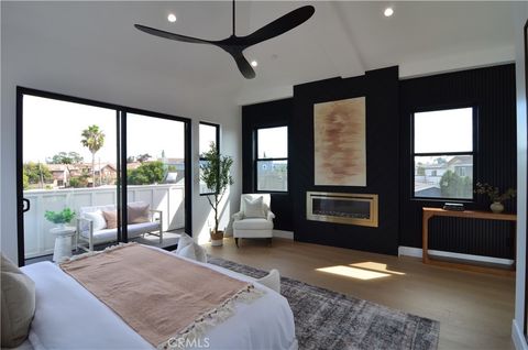 Tiny photo for 810 El Redondo Avenue, Redondo Beach, CA 90277 (MLS # SB25220734)