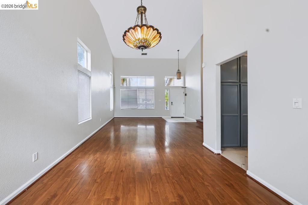 2404 Greentree Ct