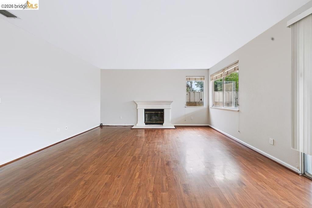 2404 Greentree Ct