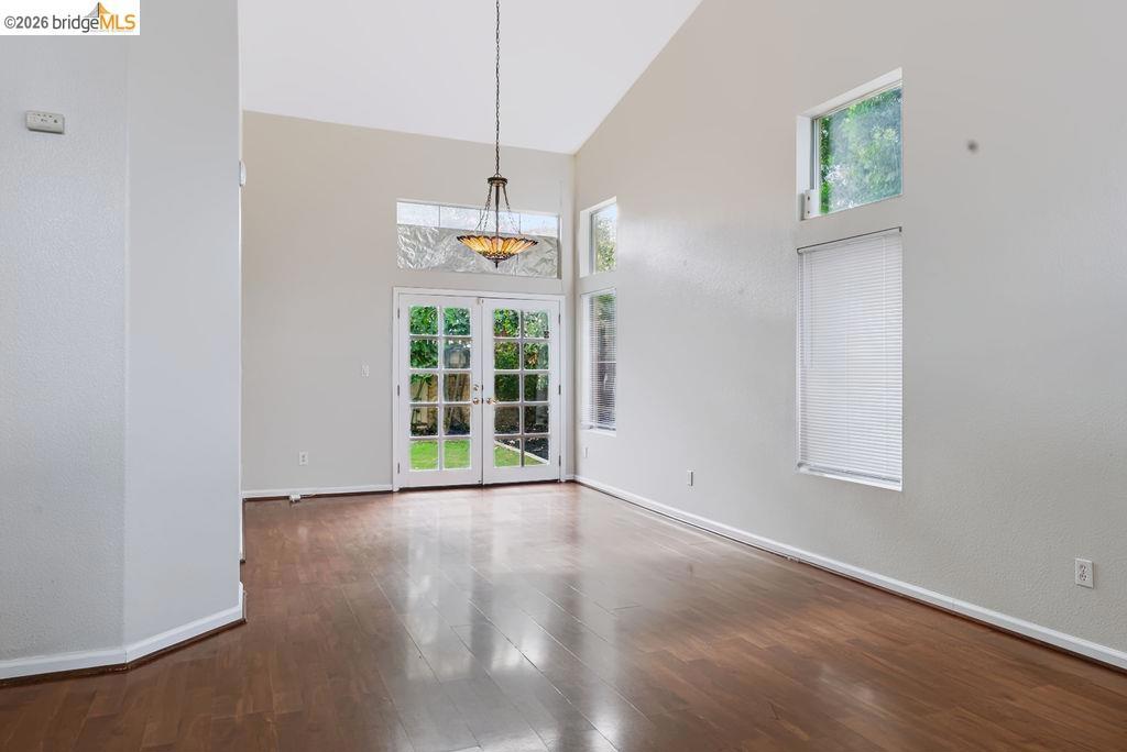 2404 Greentree Ct