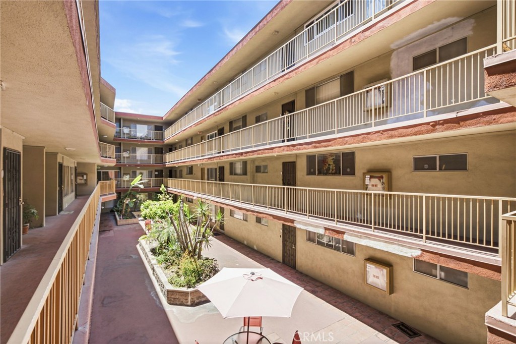 545 Chestnut 302
