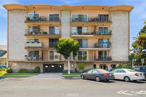 Photo of 545 Chestnut AVE #302, Long Beach, CA 90802 (MLS # DW26137663)